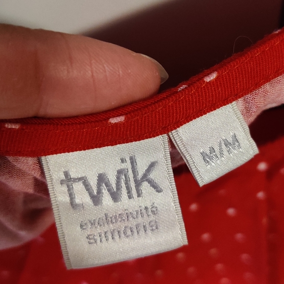 *SOLD* Twik slash neck red dress - Picture 3 of 3